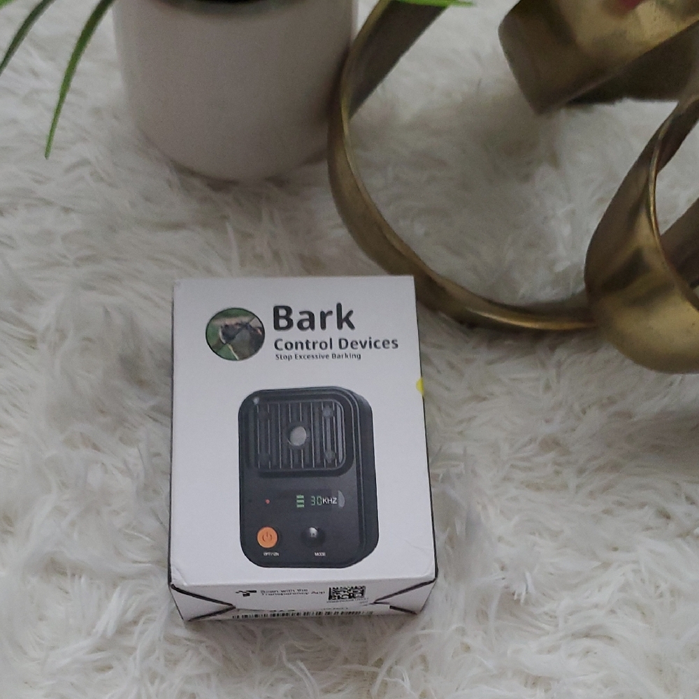 Rechargeable Ultrasonic Bark Control And Training Device For Dogs